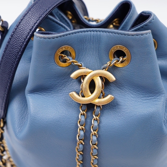 ❌️❌️SOLD ❌️❌️AT38❤️Chanel CC Lovely Chain Bucket Bag - Picture 2 of 16